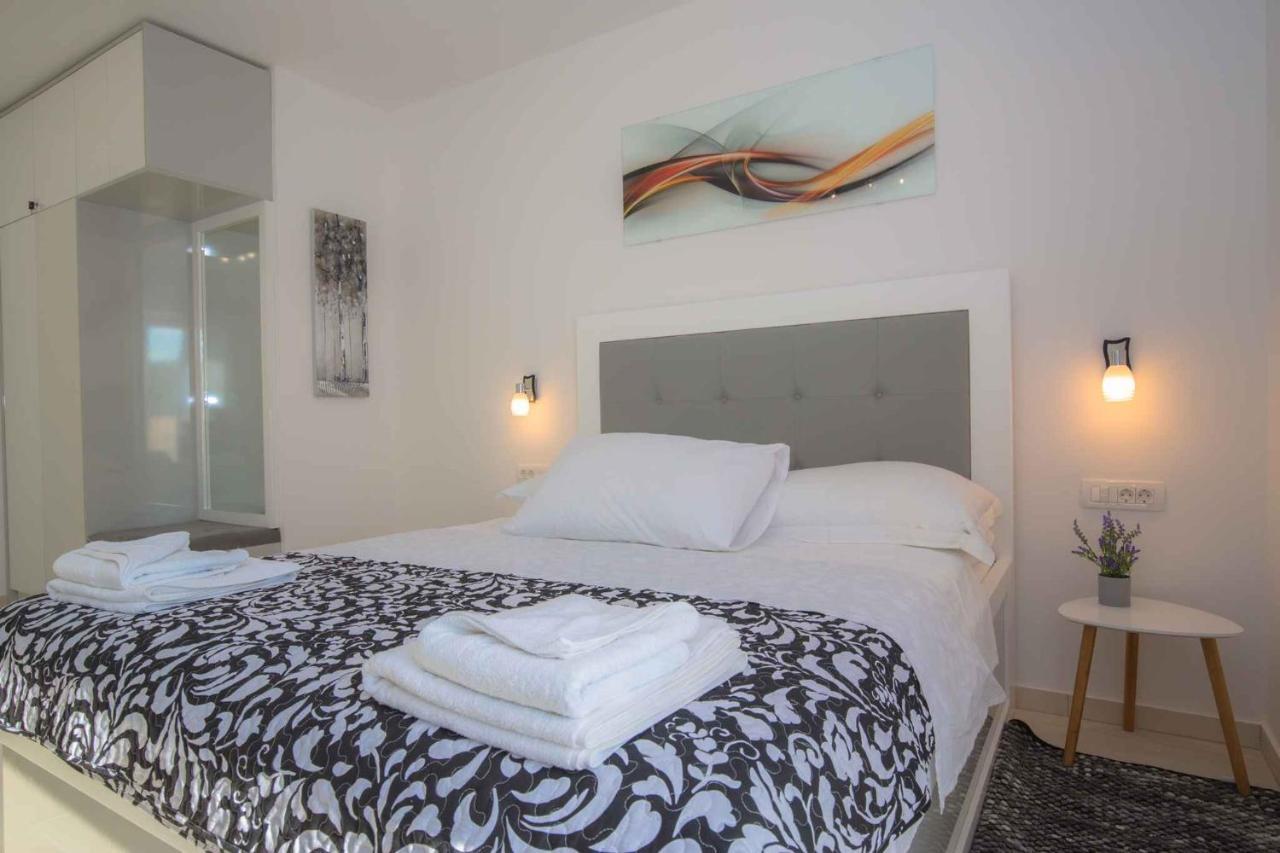 Apartments In Rogoznica 40364 Extérieur photo