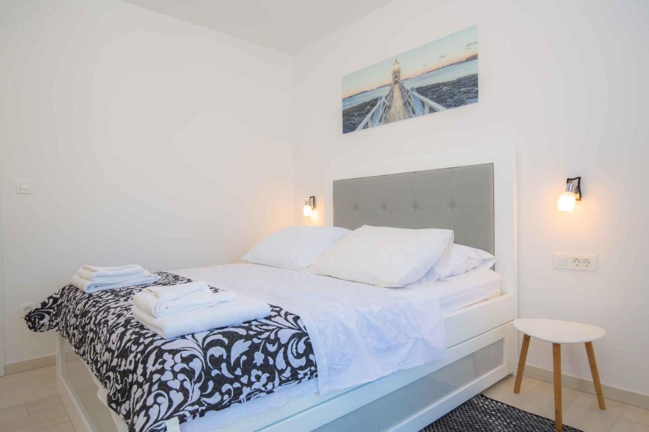 Apartments In Rogoznica 40364 Extérieur photo