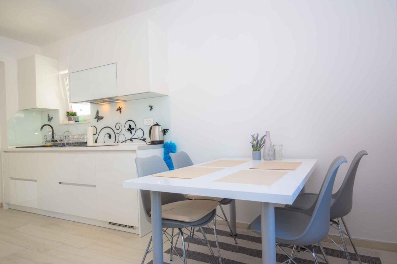Apartments In Rogoznica 40364 Extérieur photo