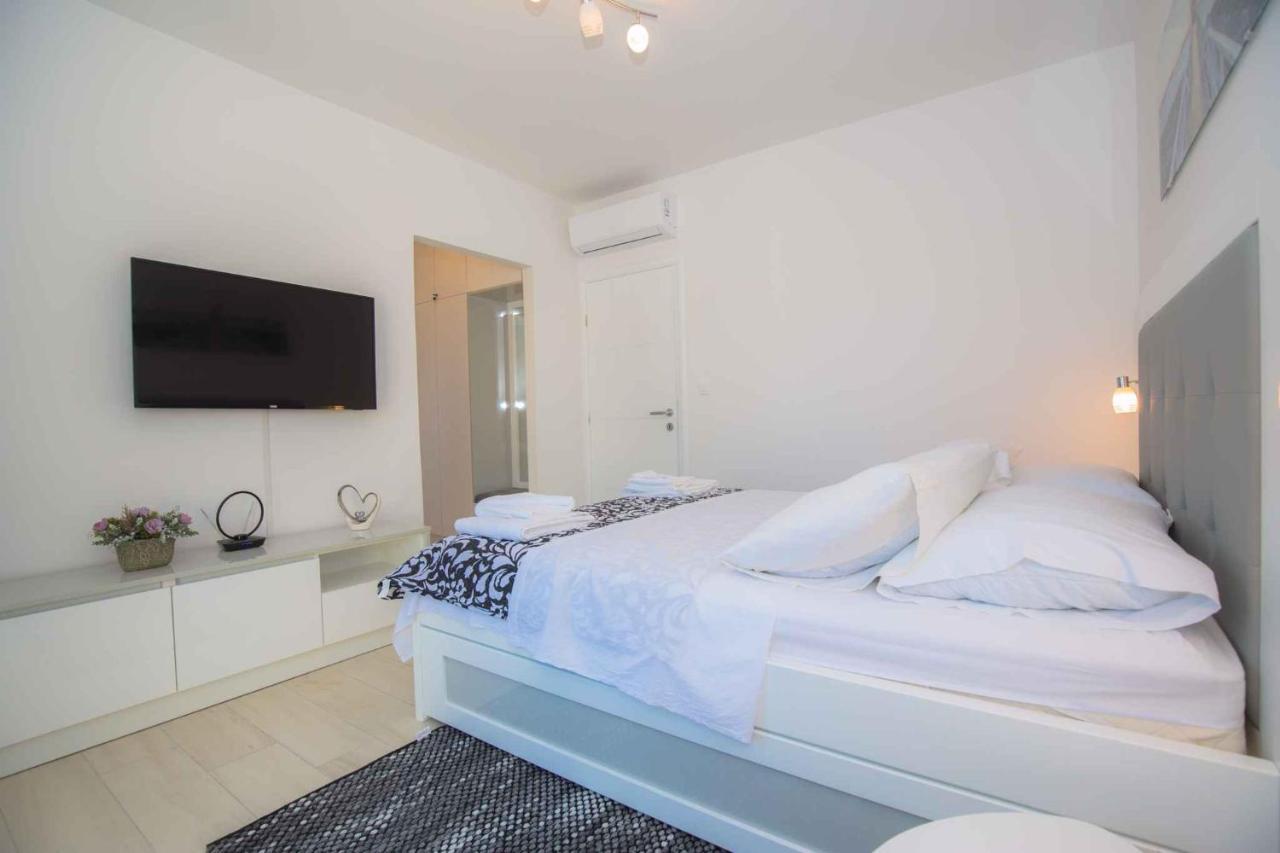 Apartments In Rogoznica 40364 Extérieur photo